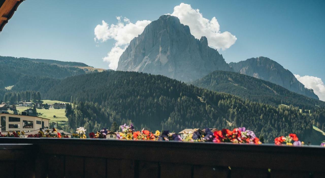 Hotel Pra Tlusel Selva di Val Gardena Exterior photo